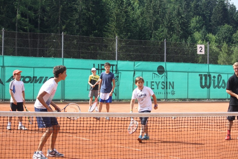 Village Camps International Summer Camp Leysin, Switzerland 2025-08-09 https://www.villagecamps.com/journals_admin/images/700-4-tennis (35).jpg